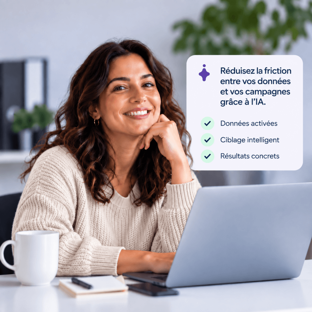 Professionnelle marketing consultant sur ordinateur portable le guide IA de Dialog Insight sur la personnalisation des campagnes